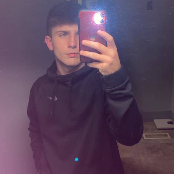 Profile Picture of David Satterfield (@d_satterfield) on Poshmark