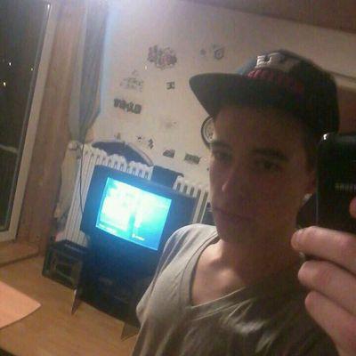 Profile Picture of Richard Schlenker (@a59b39c89bd34d0) on Twitter
