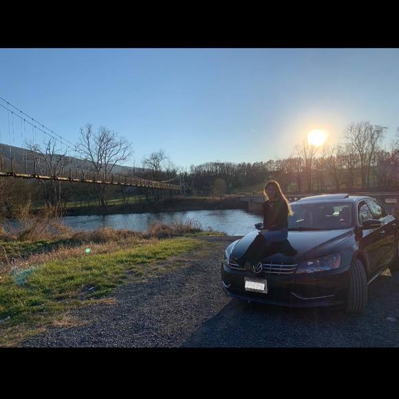 Profile Picture of Julianna Jenkins (@juliannajenkins) on Poshmark