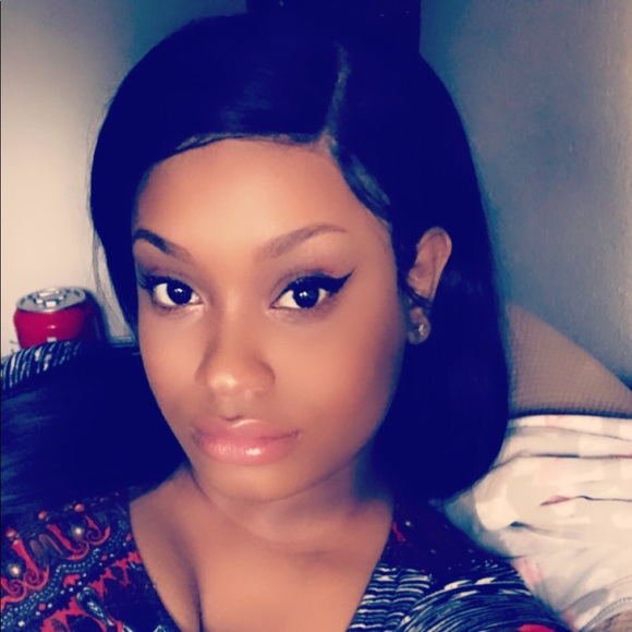 Profile Picture of Ariyon Caradine (@ariyon026) on Poshmark