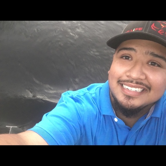 Profile Picture of Martin Velasquez (@velasquezjr69) on Poshmark