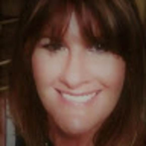 Profile Picture of Michele Petersen (@themlp) on Poshmark