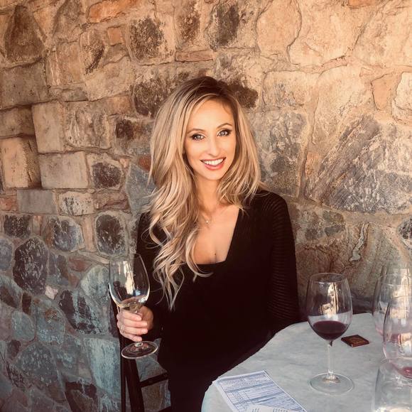 Profile Picture of Jasmine Johanesen (@jasminej12345) on Poshmark