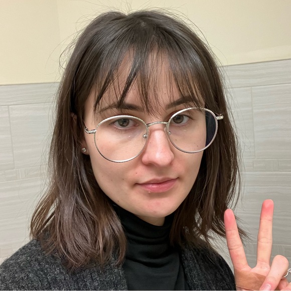 Profile Picture of Christina Boren (@ruthboren) on Poshmark