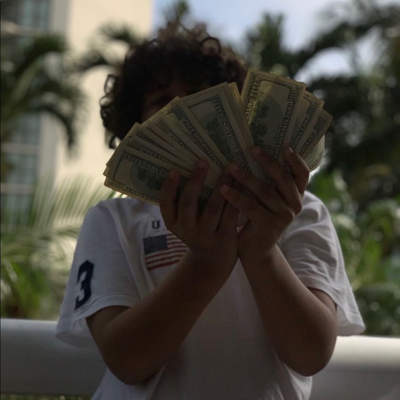 Angel Capellan - Poshmark Profile Picture of Angel Capellan (@angelcapellan) on Poshmark