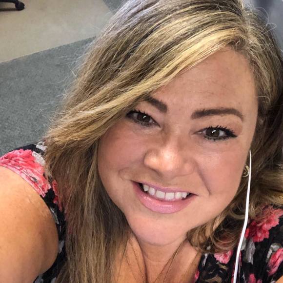 Profile Picture of Michelle Braun (@dswp8553) on Poshmark