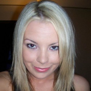 Profile Picture of Esmerelda Rhodes (@princess_essie) on Myspace