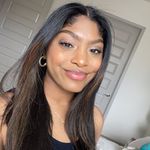 Profile Picture of Alex 🤍🦋⚡️ (@alexandra.maxwell) on Instagram