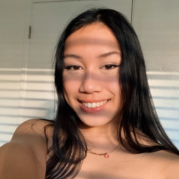 Profile Picture of Cameron Ramos (@cameronramos) on Poshmark