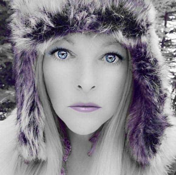 Profile Picture of Christina Galenkamp (@cgsunshine303) on Poshmark