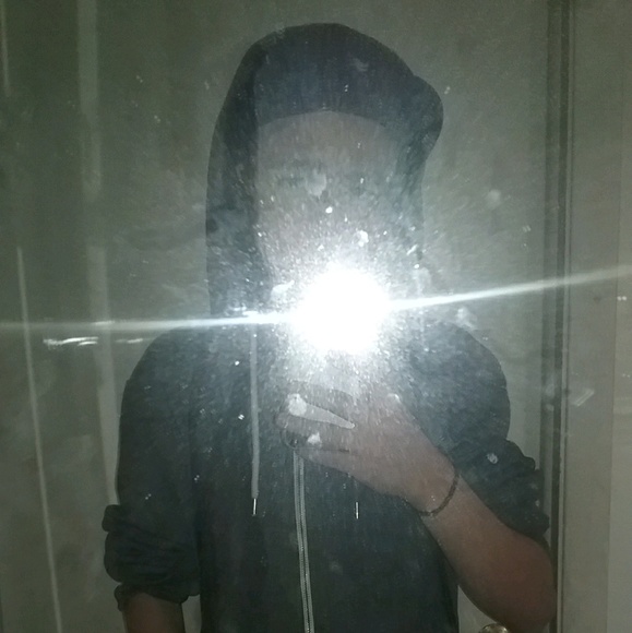Profile Picture of Alex Mayhew (@alexmayhew) on Poshmark