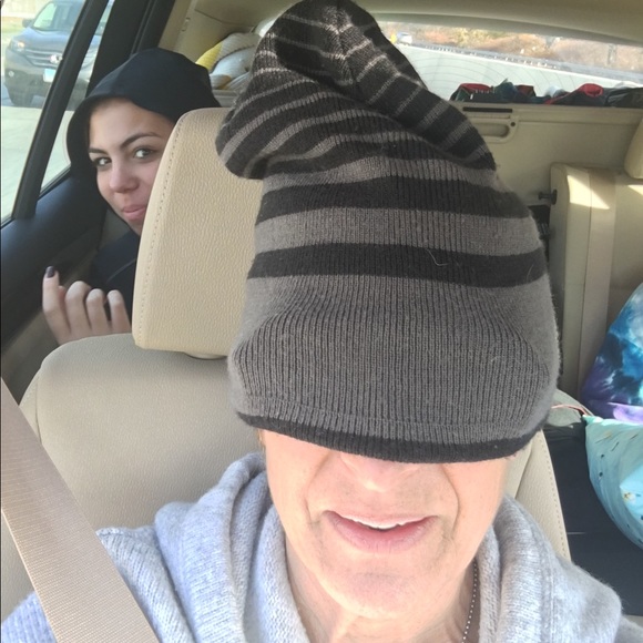 Profile Picture of Lynn Coffland (@zolaraven) on Poshmark