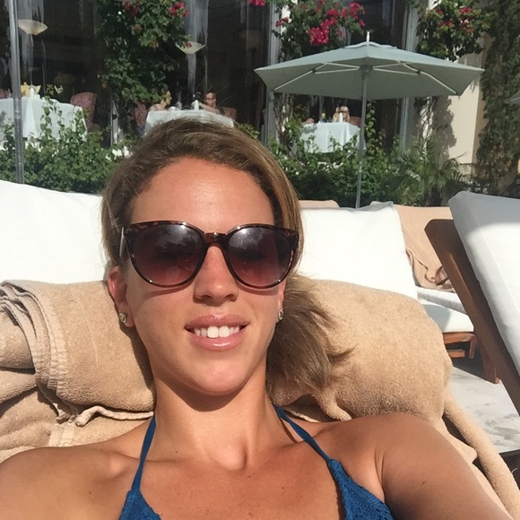 Profile Picture of Marielle Hall (@marielle11) on Poshmark