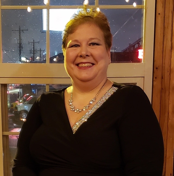 Profile Picture of Lynn Schutter (@lmprn0925) on Poshmark