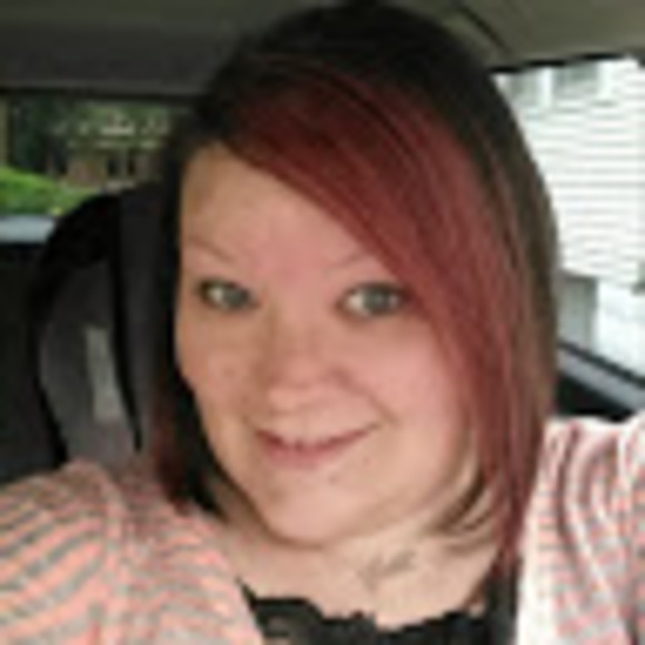 Profile Picture of Amanda Harcus (@amandaharcus) on Poshmark