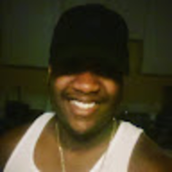 Profile Picture of Benard Straughter (@teddyb220) on Poshmark