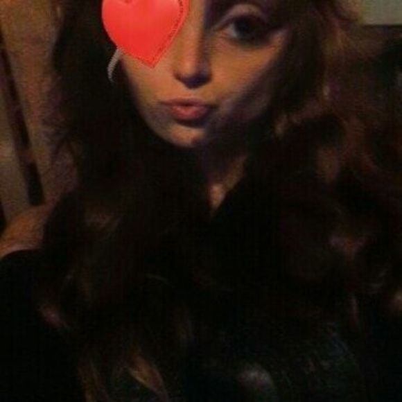 Profile Picture of Kim Rossetti (@kimtoq1800) on Poshmark