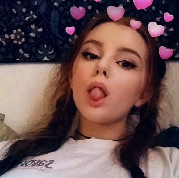 Profile Picture of Keira Whitsett (@trippy8pandas) on Poshmark