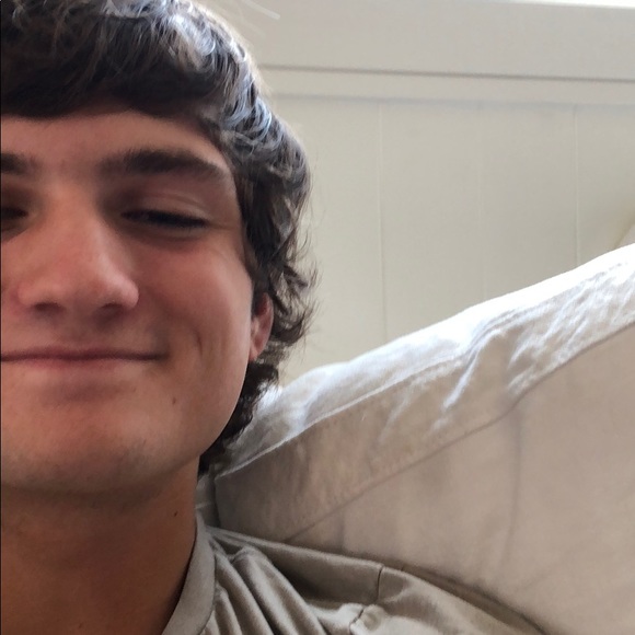 Profile Picture of Alex Stangohr (@stxnger) on Poshmark