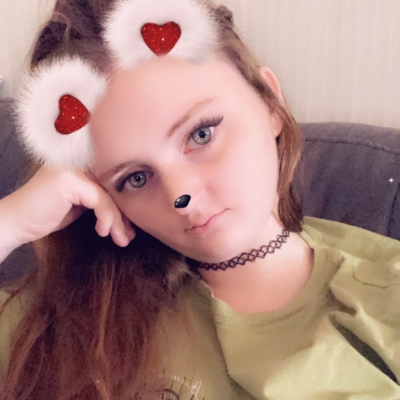 Profile Picture of Felicia Vaneman (@feliciavaneman) on Poshmark