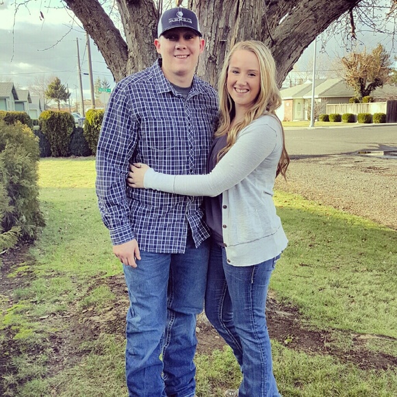 Profile Picture of Jamie Moe (@jamiemoe) on Poshmark