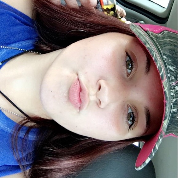 Profile Picture of Bree Tichnell (@breetichnell) on Poshmark