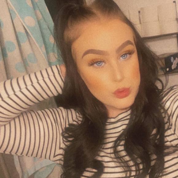 Profile Picture of Hailey Quinn (@haileyquinn747) on Poshmark