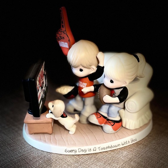 Profile Picture of Deb Sallee (@deb_sallee) on Poshmark