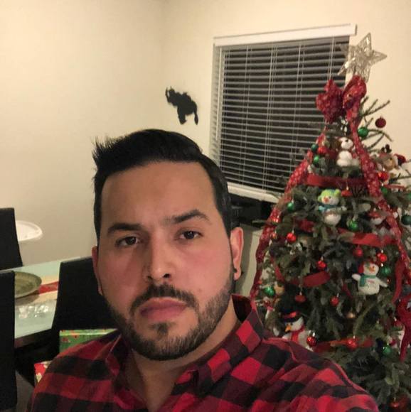 Profile Picture of Alejandro Baez (@extreme_ale) on Poshmark