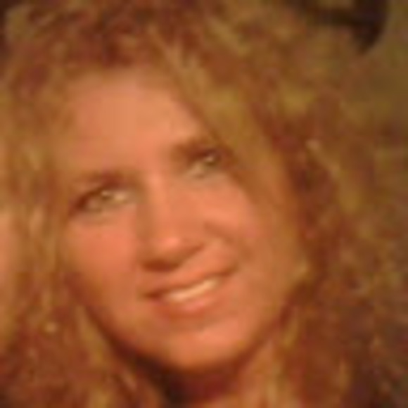 Profile Picture of Sheila Stebens (@fyremoon99) on Poshmark