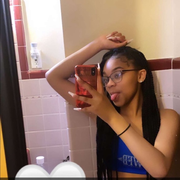 Profile Picture of Janae Wright (@theroyaltwoyt) on Poshmark