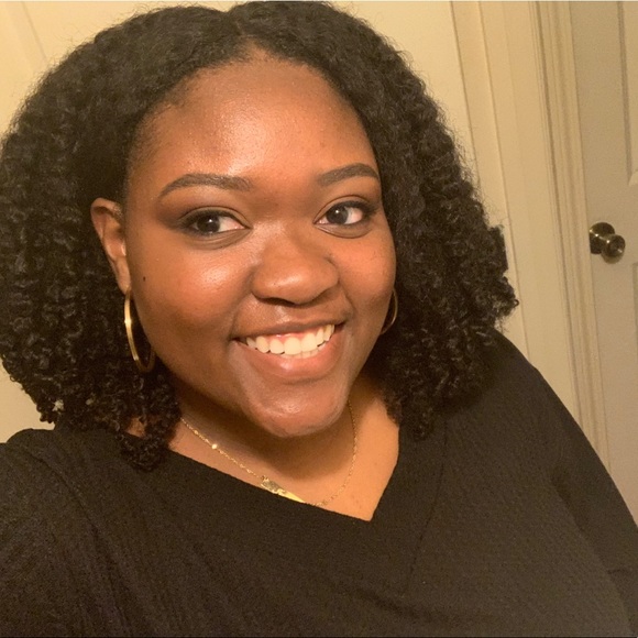 Profile Picture of Jerrica Henderson (@jerricah) on Poshmark