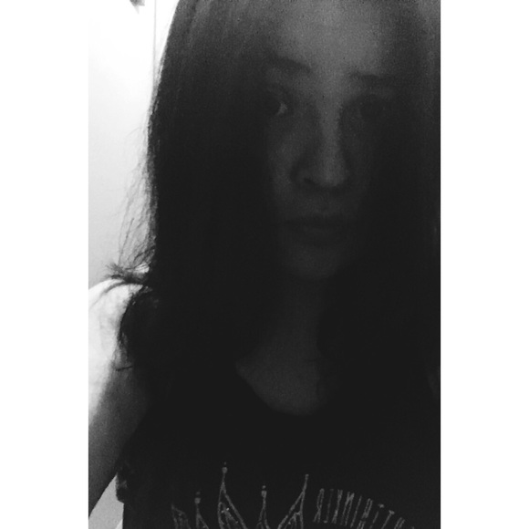 Profile Picture of Lizeth Pineda (@imjustlizz) on Poshmark