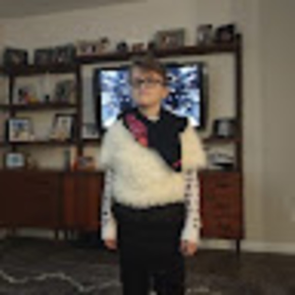 Profile Picture of Evan Eidem (@egeidem82) on Poshmark