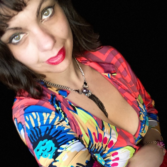 Profile Picture of Grace Greenlee (@gracegreenlee) on Poshmark