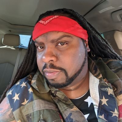 Profile Picture of Quentin Thomas (@iHugVideoGames) on Twitter
