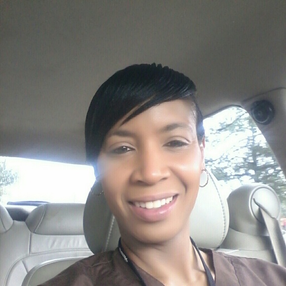 Profile Picture of Chanda Thomas (@chandathoms) on Poshmark