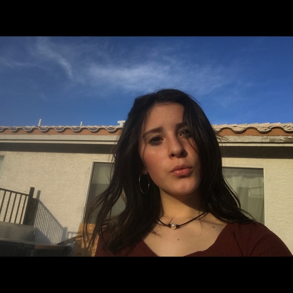 Profile Picture of Bella Alvarado (@isabelljade) on Poshmark