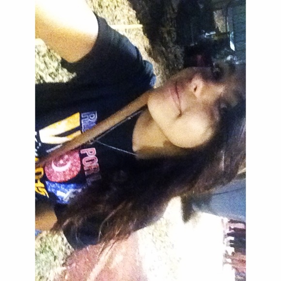 Profile Picture of Krystal Ronda (@kmariereyes) on Poshmark