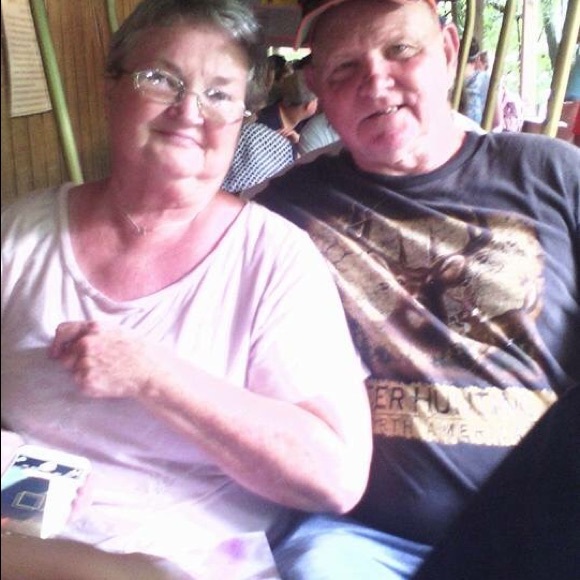 Profile Picture of Vicky Laiche (@vickylaiche) on Poshmark