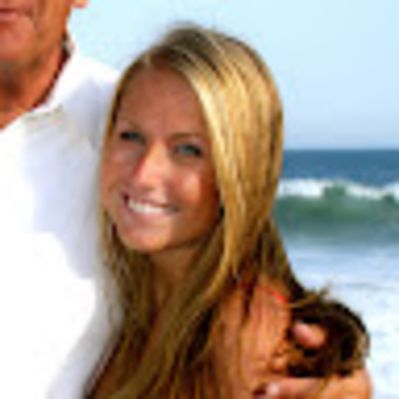 Profile Picture of Annie Dekraker (@aadekraker) on Poshmark