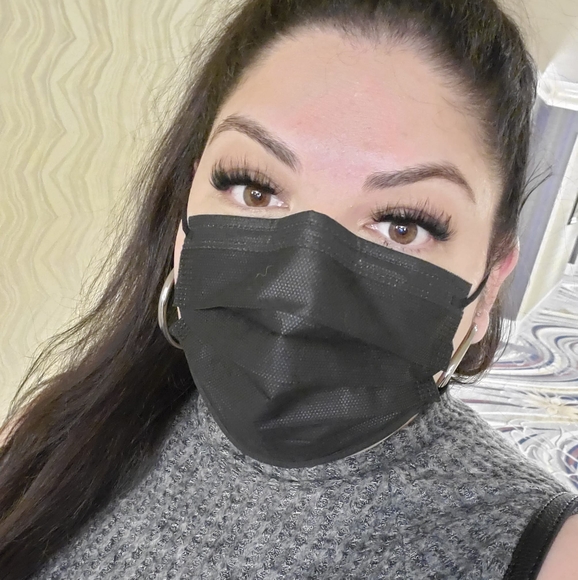 Profile Picture of Veronica Ferriera (@vero020309) on Poshmark