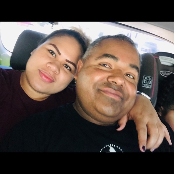 Profile Picture of Axeleen Dumet (@axeleendumet) on Poshmark