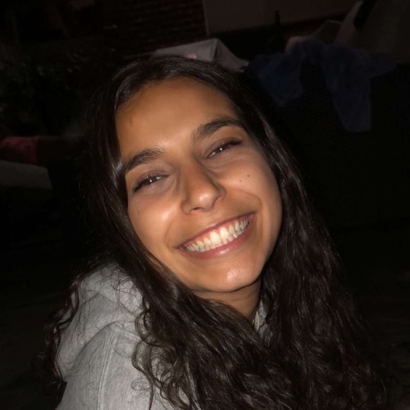 Profile Picture of Noa Elfassy (@noaelfassy) on Poshmark