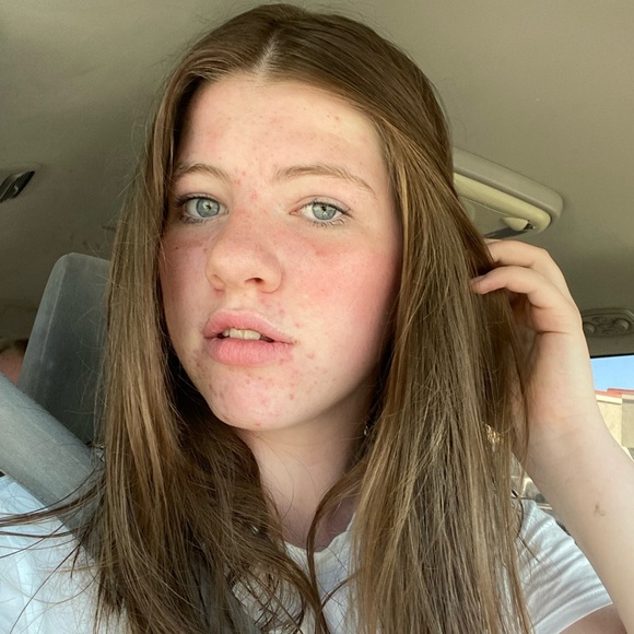 Profile Picture of Lucy Newman (@lrunrwman) on Poshmark