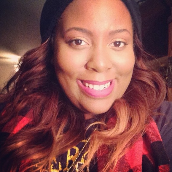 Profile Picture of Alexus Boyd (@alexusboyd) on Poshmark
