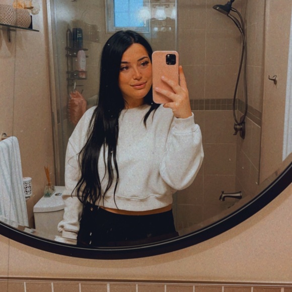 Profile Picture of Charlene Conboy (@charleneconboy) on Poshmark