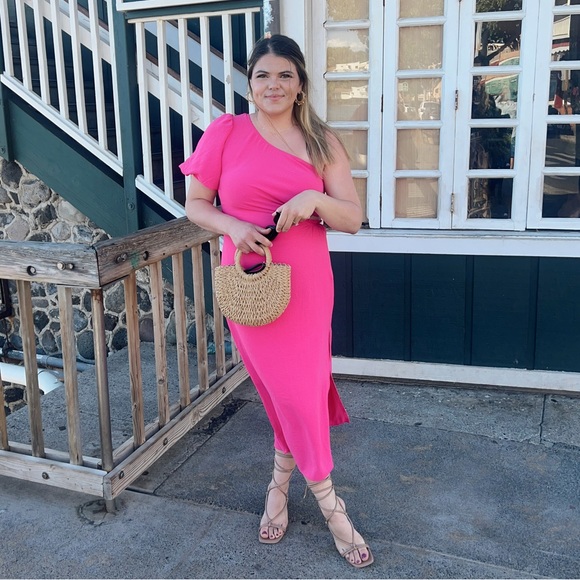 Profile Picture of Erica Suckow (@ericasuckow) on Poshmark