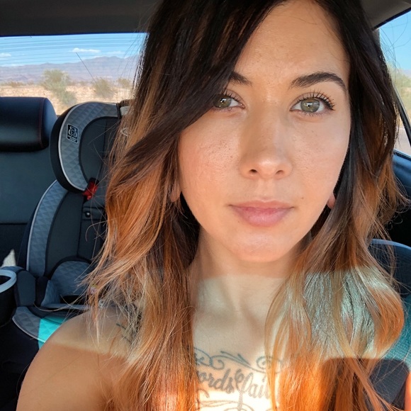 Amanda Sansoucie - Poshmark Profile Picture of Amanda Sansoucie (@ewshefarted) on Poshmark