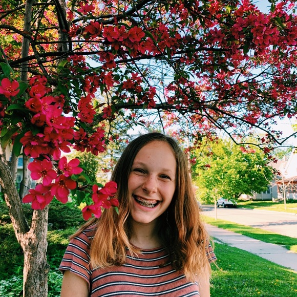 Profile Picture of Julia Levin (@julia_levinn) on Poshmark